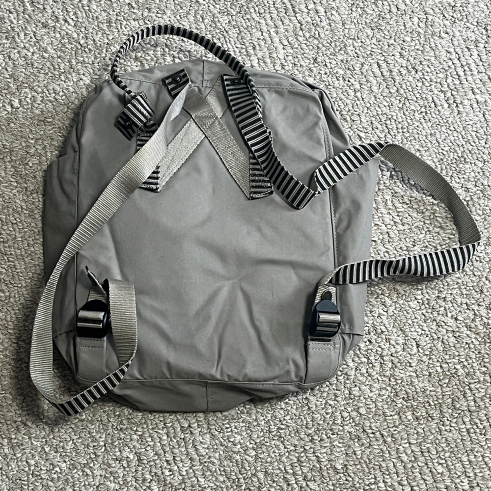 Kånken Gray Backpack - Picture 2 of 4